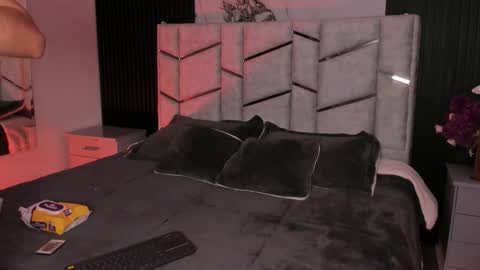 Snapshot of daniphoenixx chatting on December 2025 07:29:02 PM Dani Phonenix online show from December 2025 07:29:02 PM