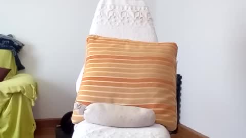 daniroca8 online show from October 2025 02:34:01 PM