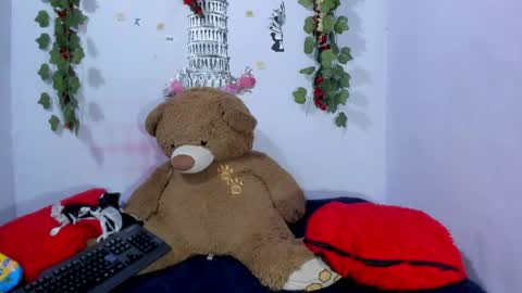 Snapshot of danisecret1 chatting on May 2026 02:08:01 AM Dani online show from May 2026 02:08:01 AM