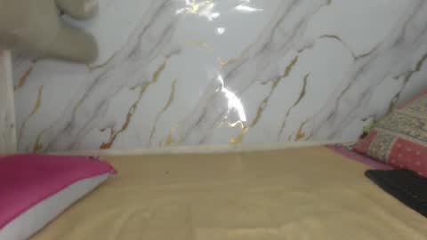 INSTAGRAM  Minni Moom online show from November 2025 08:47:01 AM