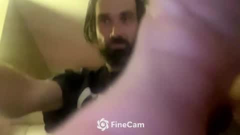 Snapshot of daniszyramaer chatting on December 2024 04:26:01 AM ZyRaMaxx online show from December 2024 04:26:01 AM