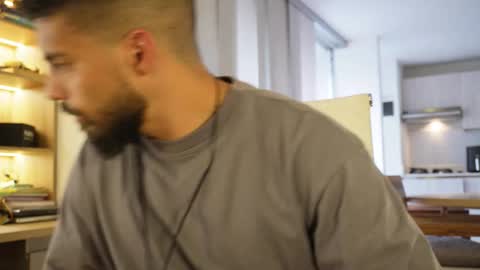 Dann saenz online show from November 2025 09:14:01 PM