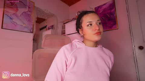 Danna Lovs online show from May 2026 12:15:01 PM