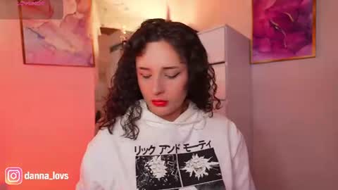 Danna Lovs online show from July 2026 11:07:01 AM