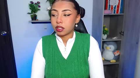 Danna online show from November 2025 10:15:02 AM