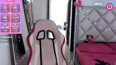 Snapshot of dannadoll69 chatting on January 2025 02:58:01 PM Dannamunoz130 online show from January 2025 02:58:01 PM