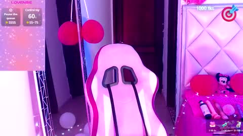 Snapshot of dannadoll69 chatting on February 2025 12:05:02 PM Dannamunoz130 online show from February 2025 12:05:02 PM