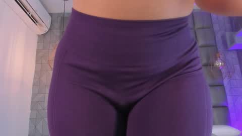 Danna online show from November 2025 12:27:02 PM