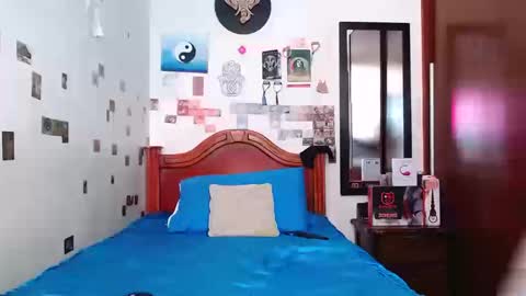 phantom555 online show from September 2025 04:32:02 PM