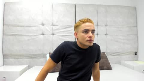 Snapshot of danny_butt_ chatting on December 2024 12:51:02 PM Daniel online show from December 2024 12:51:02 PM