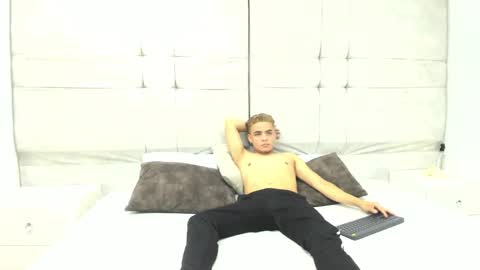 Snapshot of danny_butt_ chatting on December 2024 11:55:01 AM Daniel online show from December 2024 11:55:01 AM