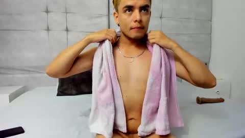 Snapshot of danny_butt_ chatting on December 2024 02:50:02 PM Daniel online show from December 2024 02:50:02 PM