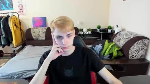 Snapshot of danny_fox888 chatting on September 2025 07:20:02 AM Daniel online show from September 2025 07:20:02 AM