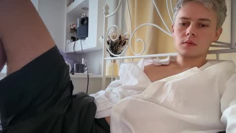 Snapshot of danny_love01 chatting on October 2025 11:00:01 AM danny online show from October 2025 11:00:01 AM