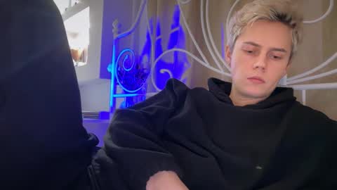 Snapshot of danny_love01 chatting on December 2025 01:42:01 PM danny online show from December 2025 01:42:01 PM