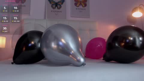 Snapshot of dannya_rhodes_ chatting on December 2024 11:10:02 PM Dannya Rhodes online show from December 2024 11:10:02 PM