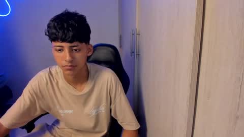 dante_martinez1 online show from April 2026 10:43:02 PM