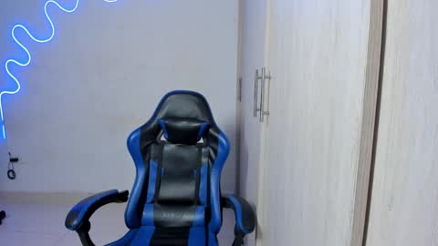 dante_martinez1 online show from April 2026 08:26:01 PM