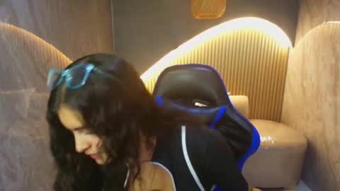 Dany online show from October 2025 01:07:01 PM