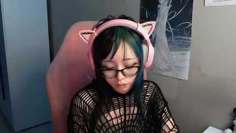 danyelleeyermann online show from April 2026 01:01:02 PM