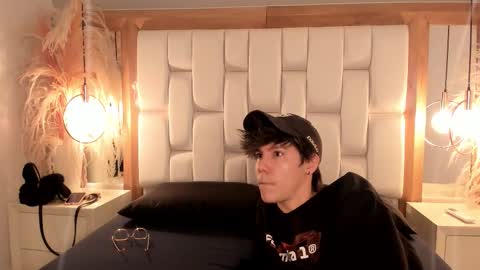 daphne_and_roger online show from September 2025 11:33:02 AM