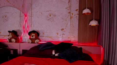 Daphne online show from February 2025 02:49:01 PM