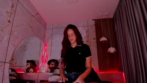 Daphne online show from February 2025 05:50:01 PM