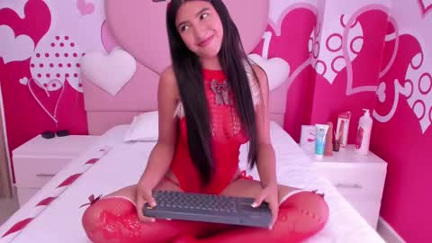 Snapshot of daphne_fox_ chatting on December 2024 02:12:01 PM Daphne  online show from December 2024 02:12:01 PM