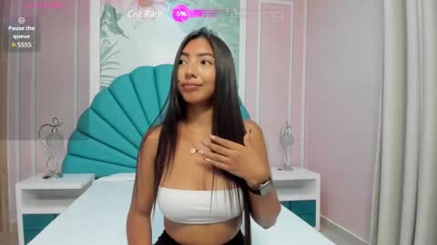 Snapshot of daphne_fox_ chatting on February 2025 02:27:01 AM Daphne  online show from February 2025 02:27:01 AM