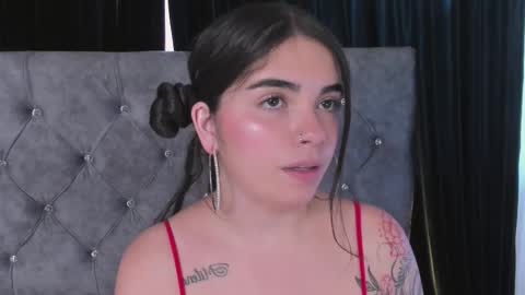 Daphne online show from November 2025 12:51:01 PM