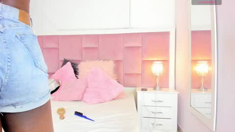 Daphne online show from December 2024 02:16:01 AM