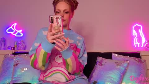 Daphne Madison online show from November 2025 08:09:01 PM