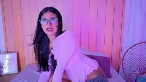 Daphne online show from November 2025 03:53:02 AM