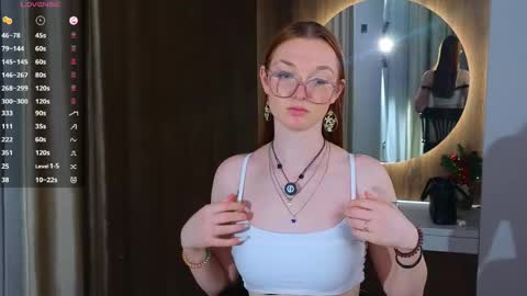 Darci online show from April 2026 09:39:33 PM