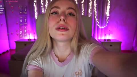 dariadelly online show from April 2026 01:11:01 PM