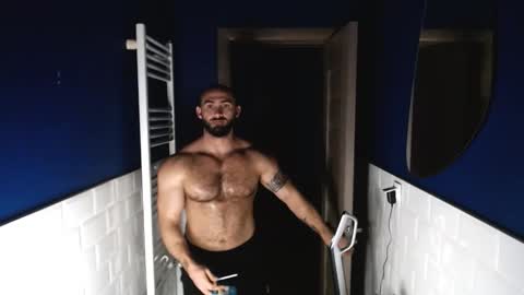Dario  Muscel King online show from December 2025 08:07:02 PM