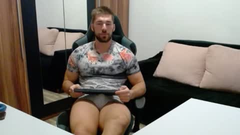darius_94 online show from September 2025 04:38:02 AM