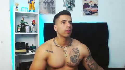 Snapshot of darius_phoenix chatting on December 2024 08:18:02 PM Darius Phoenix online show from December 2024 08:18:02 PM