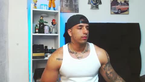 Snapshot of darius_phoenix chatting on December 2024 06:51:01 AM Darius Phoenix online show from December 2024 06:51:01 AM