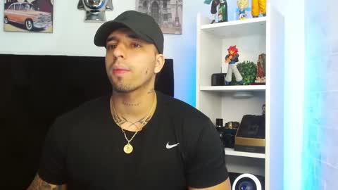 Snapshot of darius_phoenix chatting on January 2025 10:33:01 PM Darius Phoenix online show from January 2025 10:33:01 PM