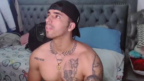 Snapshot of darius_phoenix chatting on February 2025 12:11:01 PM Darius Phoenix online show from February 2025 12:11:01 PM