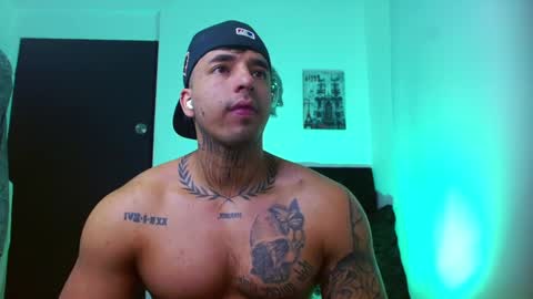 Snapshot of darius_phoenix chatting on September 2025 10:43:02 PM Darius Phoenix online show from September 2025 10:43:02 PM