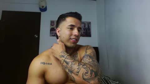 Snapshot of darius_phoenix chatting on October 2025 10:21:02 PM Darius Phoenix online show from October 2025 10:21:02 PM