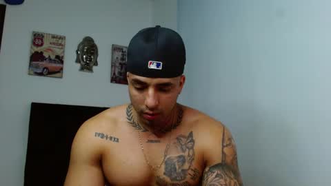 Snapshot of darius_phoenix chatting on October 2025 12:44:02 AM Darius Phoenix online show from October 2025 12:44:02 AM