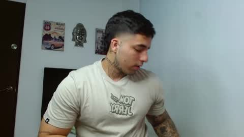 Snapshot of darius_phoenix chatting on October 2025 10:25:02 PM Darius Phoenix online show from October 2025 10:25:02 PM