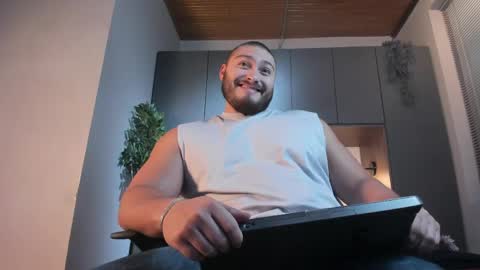 Snapshot of darius_wolfe chatting on April 2026 11:20:01 AM Darius online show from April 2026 11:20:01 AM