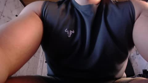 Snapshot of darius_wolfe chatting on May 2026 01:16:02 PM Darius online show from May 2026 01:16:02 PM