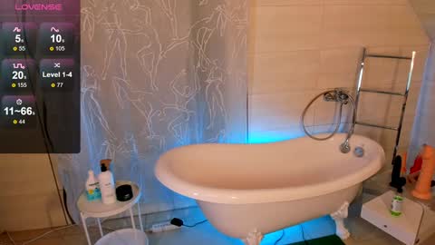 Lola online show from December 2024 12:49:01 PM