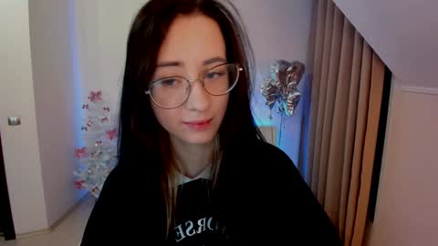 Lola online show from January 2025 10:32:02 AM