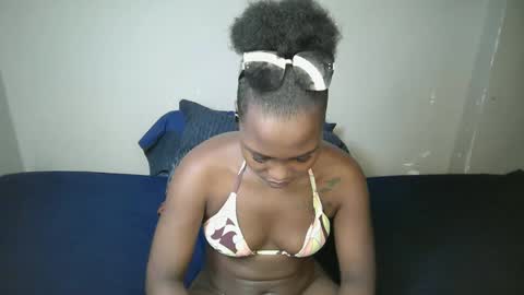 dark_lovly online show from February 2026 05:09:02 PM